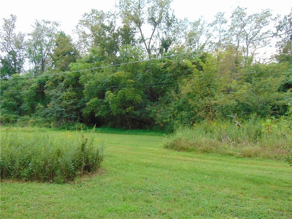 100 Robbins Drive, West Newton, PA 15089