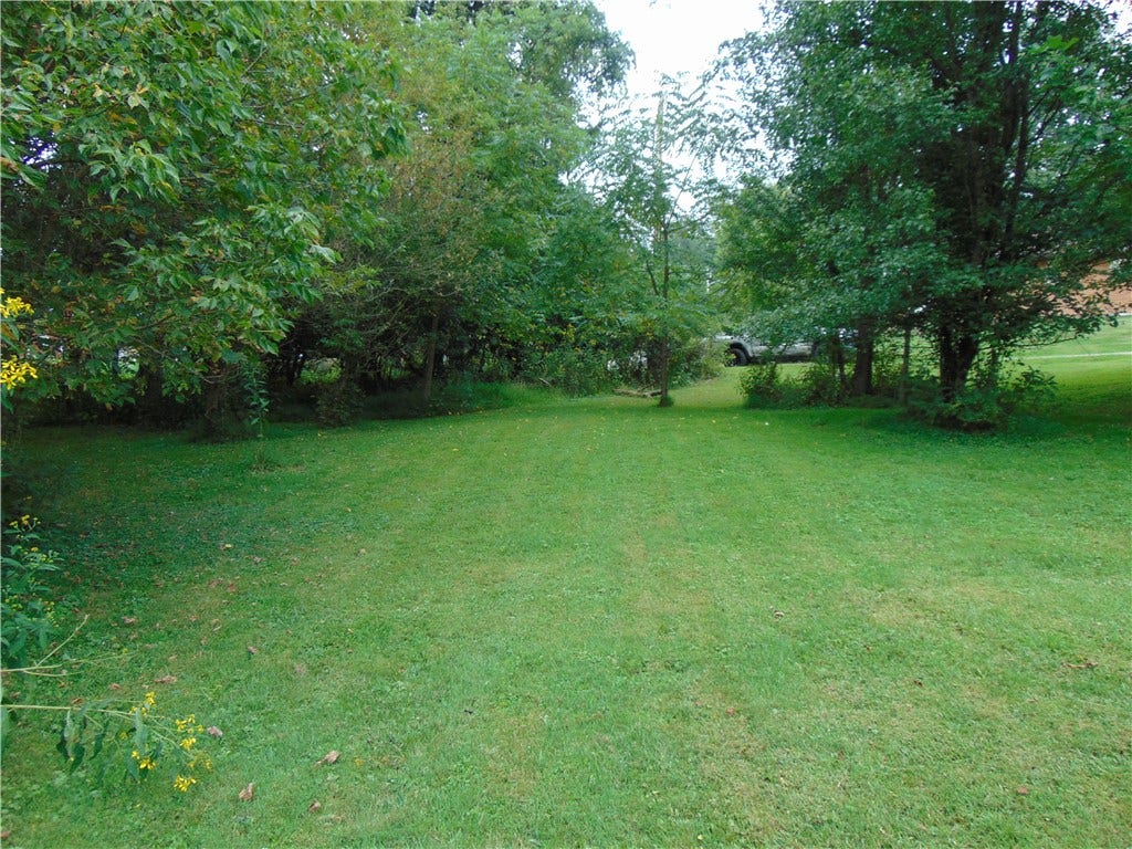 100 Robbins Drive, West Newton, PA 15089