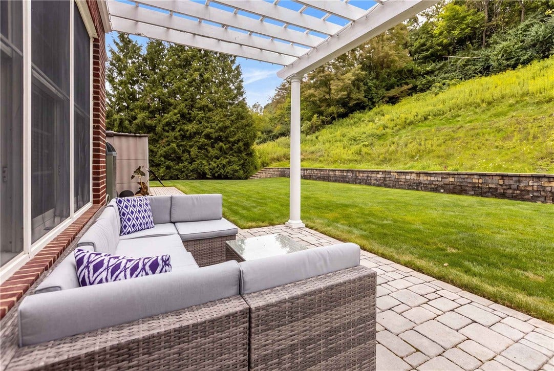 3040 Thomas Jefferson Dr, Jefferson Hills, PA 15025