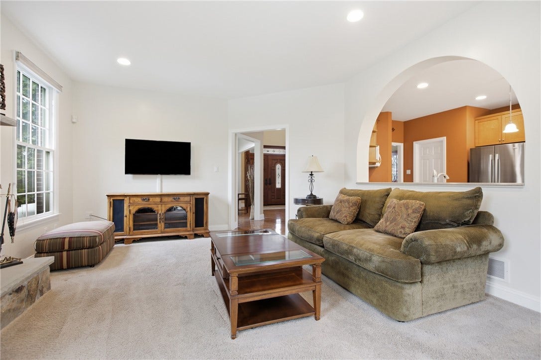 3040 Thomas Jefferson Dr, Jefferson Hills, PA 15025