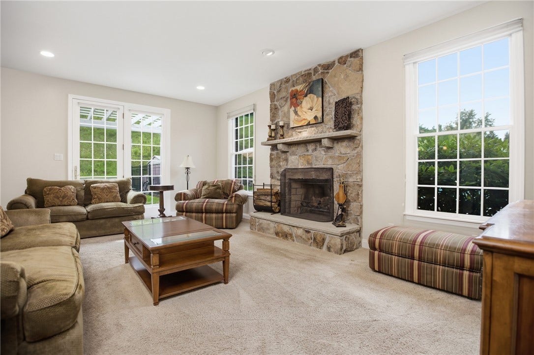 3040 Thomas Jefferson Dr, Jefferson Hills, PA 15025