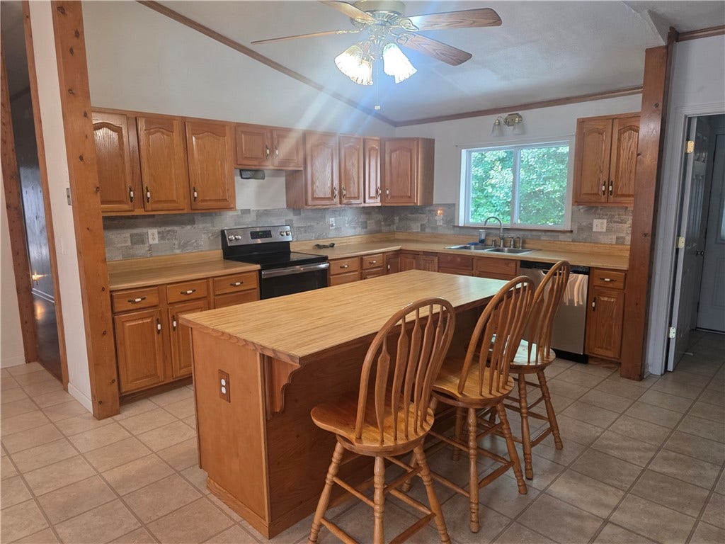 113 Danko Ln, Greensburg, PA 15601