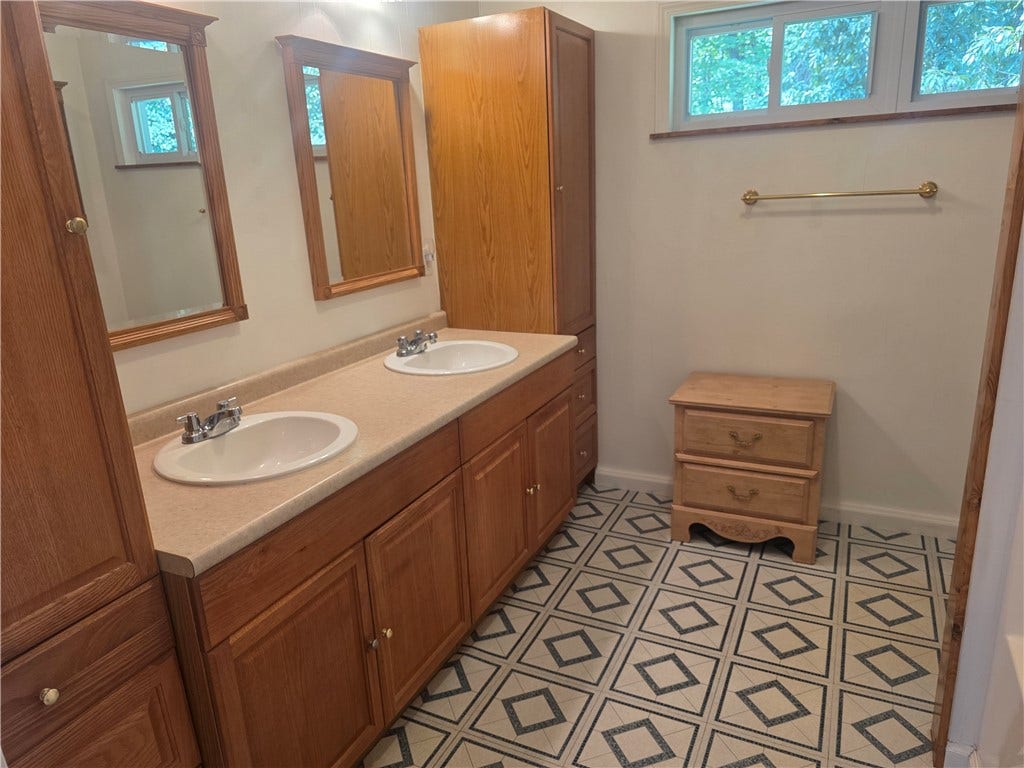 113 Danko Ln, Greensburg, PA 15601