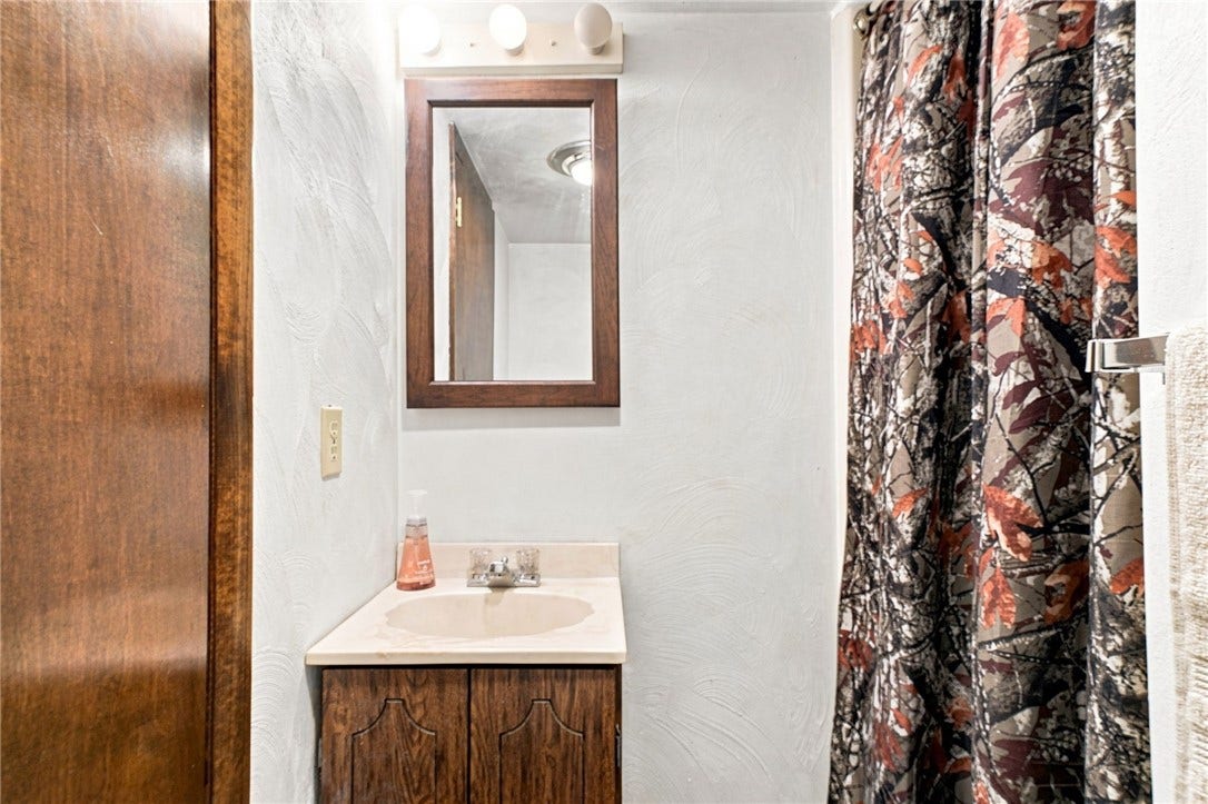 457 Mount Nebo Church Rd, Scottdale, PA 15683