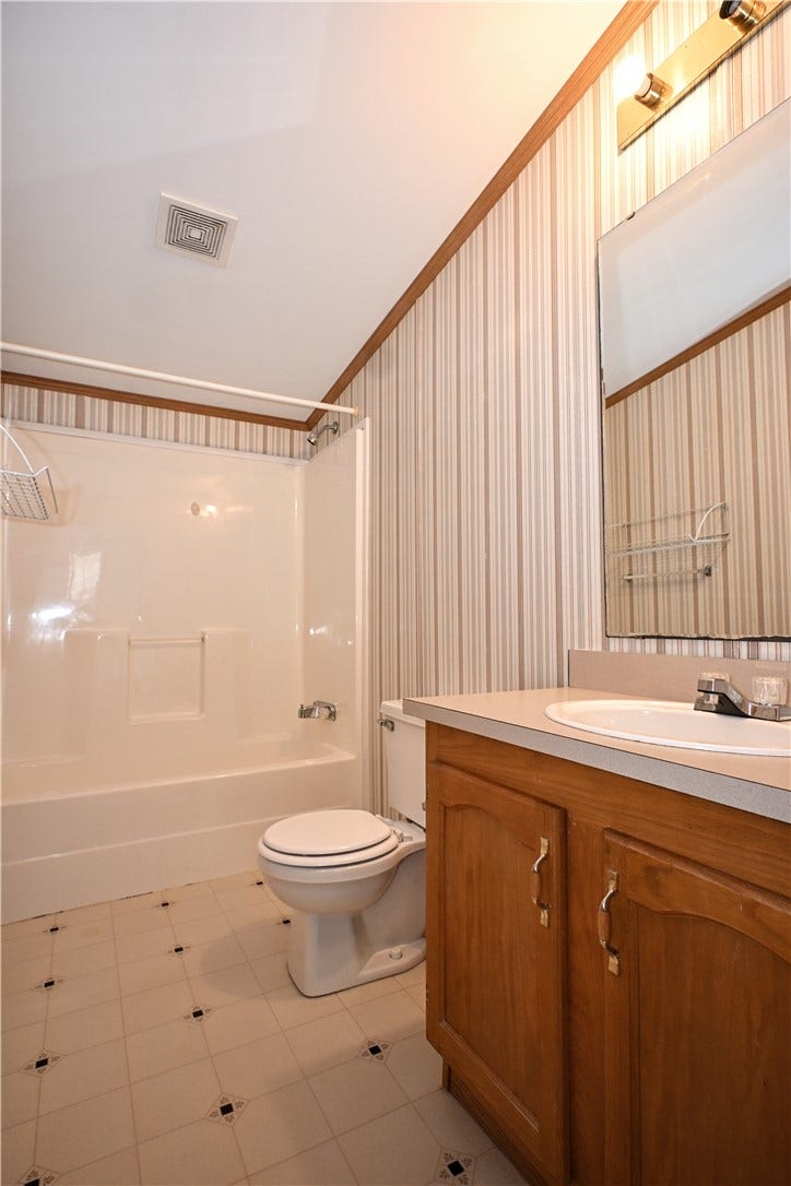 1039 Golden Circle, Elizabeth, PA 15037