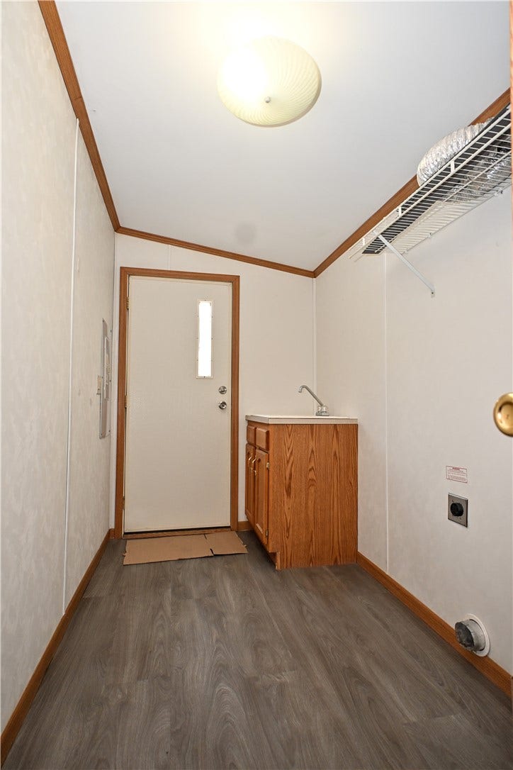 1039 Golden Circle, Elizabeth, PA 15037