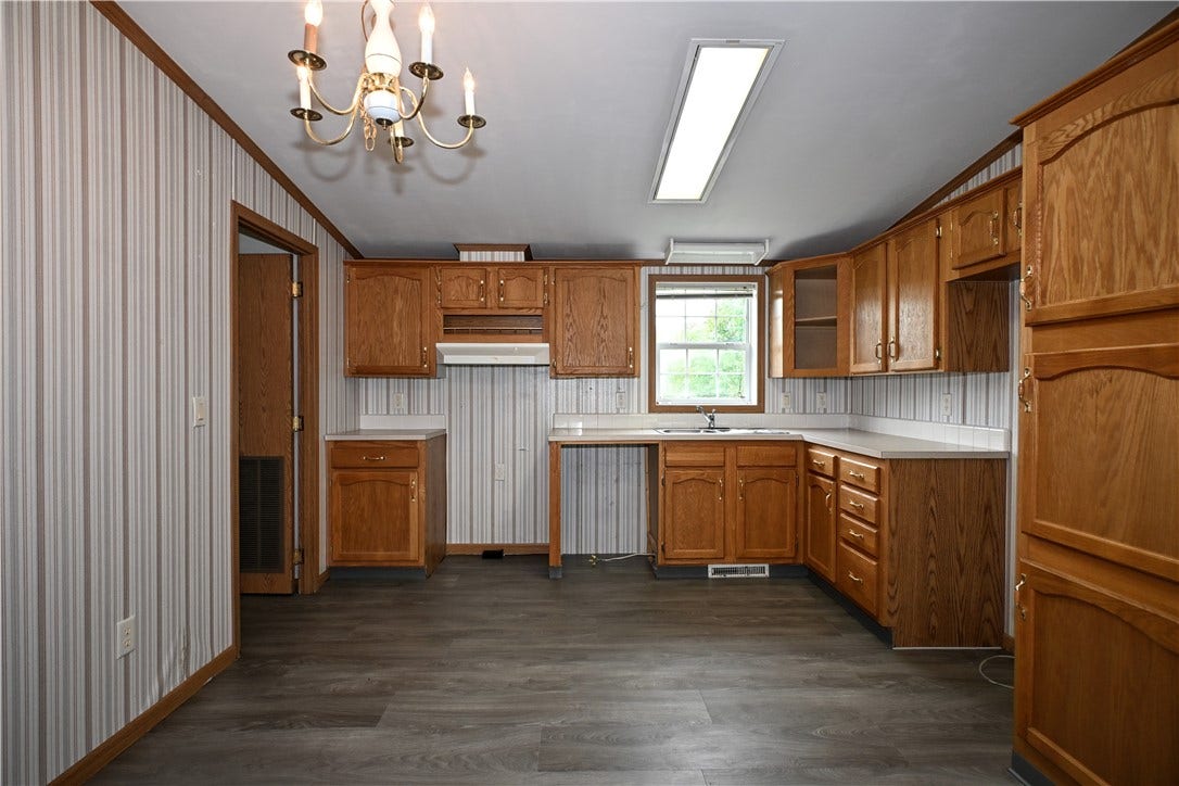 1039 Golden Circle, Elizabeth, PA 15037