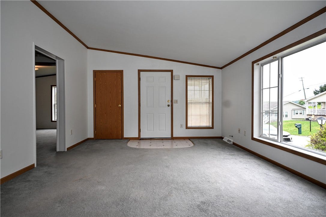 1039 Golden Circle, Elizabeth, PA 15037