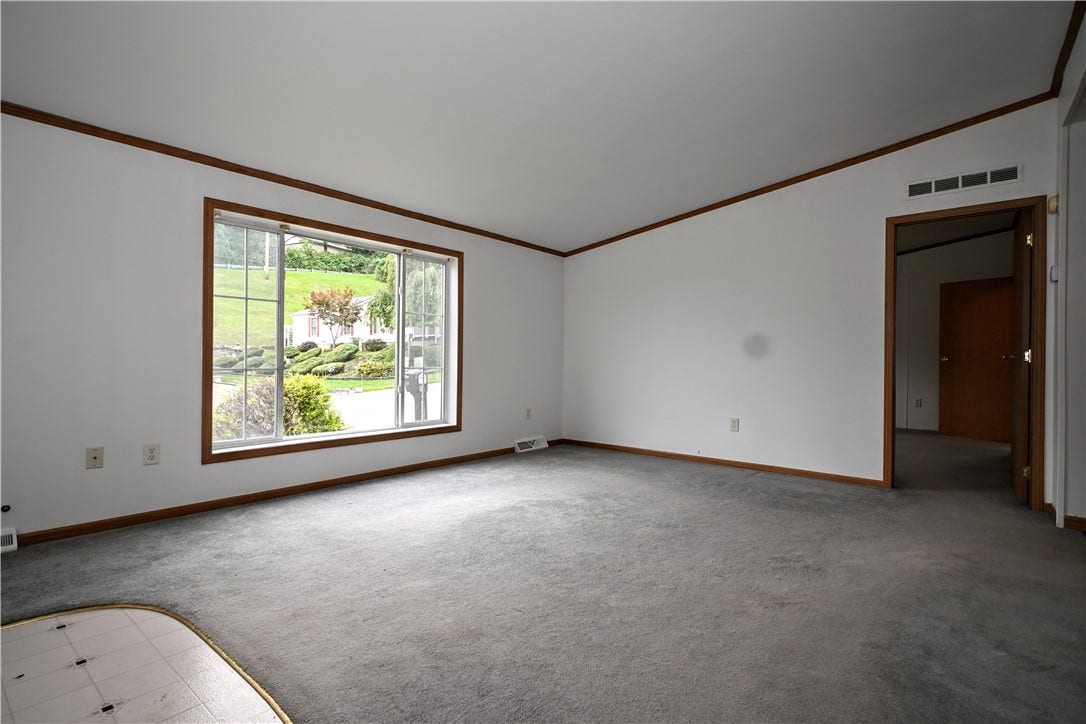 1039 Golden Circle, Elizabeth, PA 15037