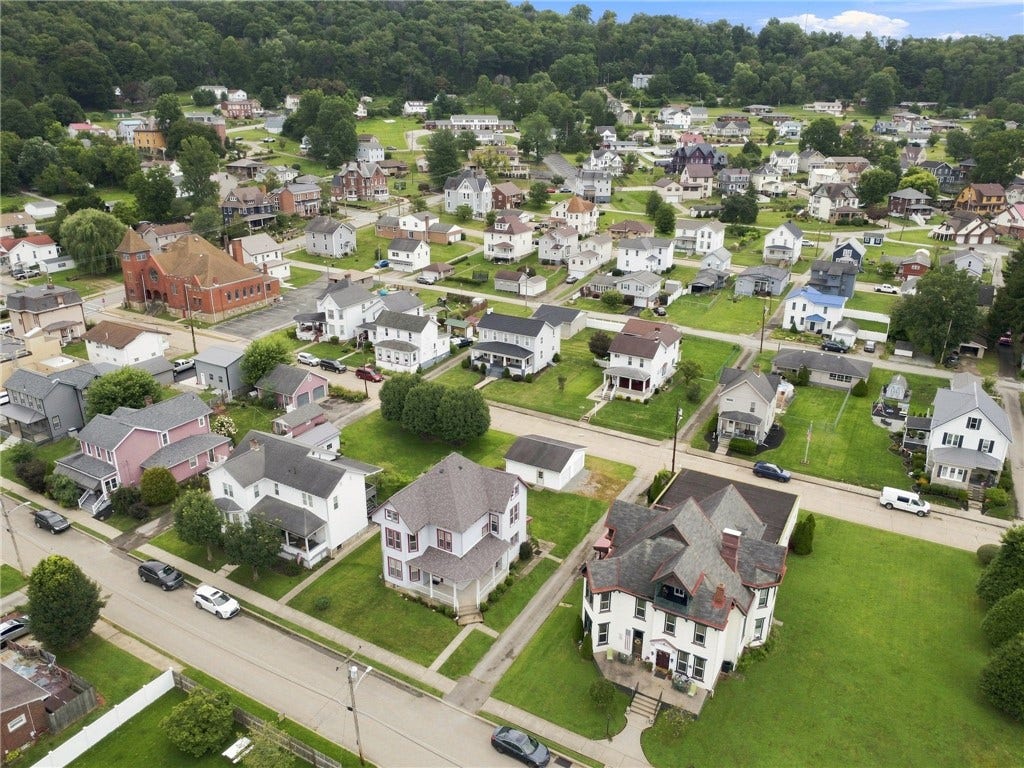 209 S 5TH STREET, West Newton, PA 15089