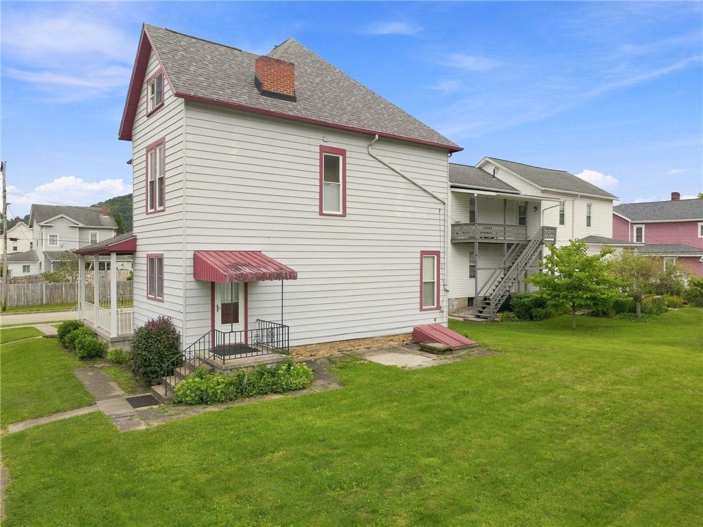209 S 5TH STREET, West Newton, PA 15089