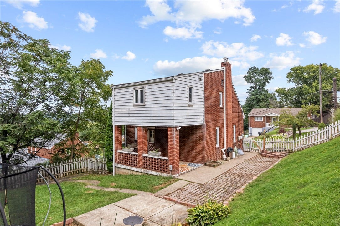 4330 Overhill St, Bethel Park, PA 15102