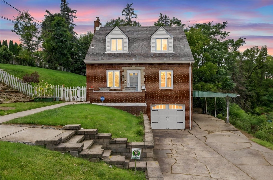 4330 Overhill St, Bethel Park, PA 15102