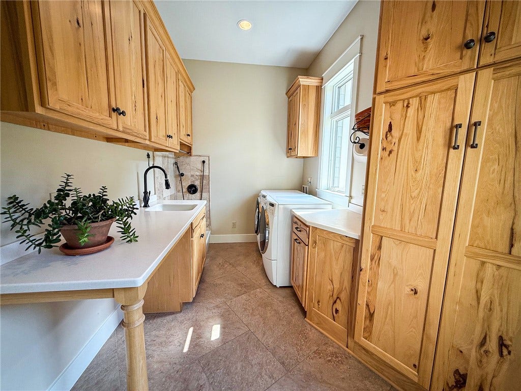 921 Three Degree Rd, Butler, PA 16002