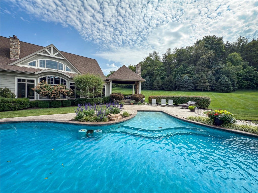 921 Three Degree Rd, Butler, PA 16002