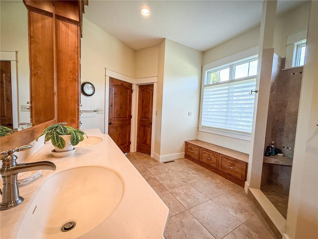 921 Three Degree Rd, Butler, PA 16002