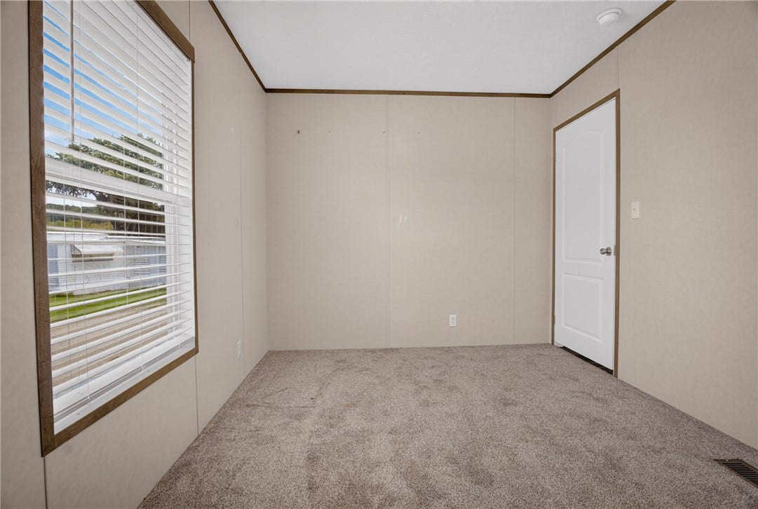 49 Imperial Ave, Washington, PA 15301