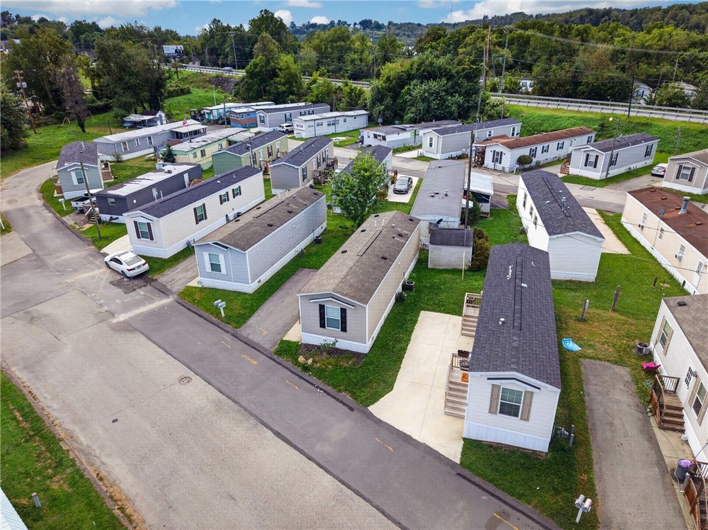49 Imperial Ave, Washington, PA 15301