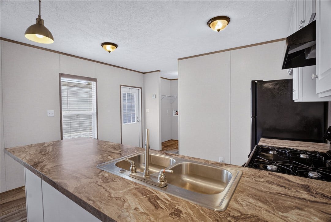 49 Imperial Ave, Washington, PA 15301