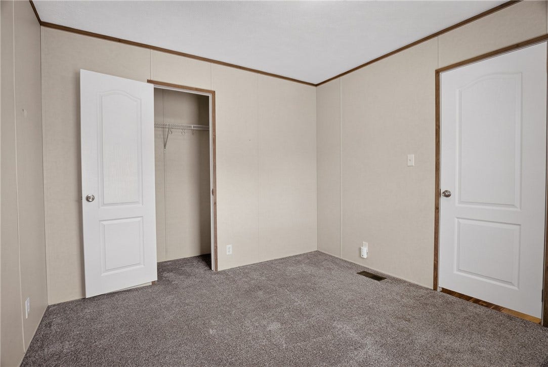 49 Imperial Ave, Washington, PA 15301