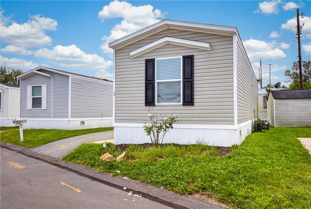 49 Imperial Ave, Washington, PA 15301