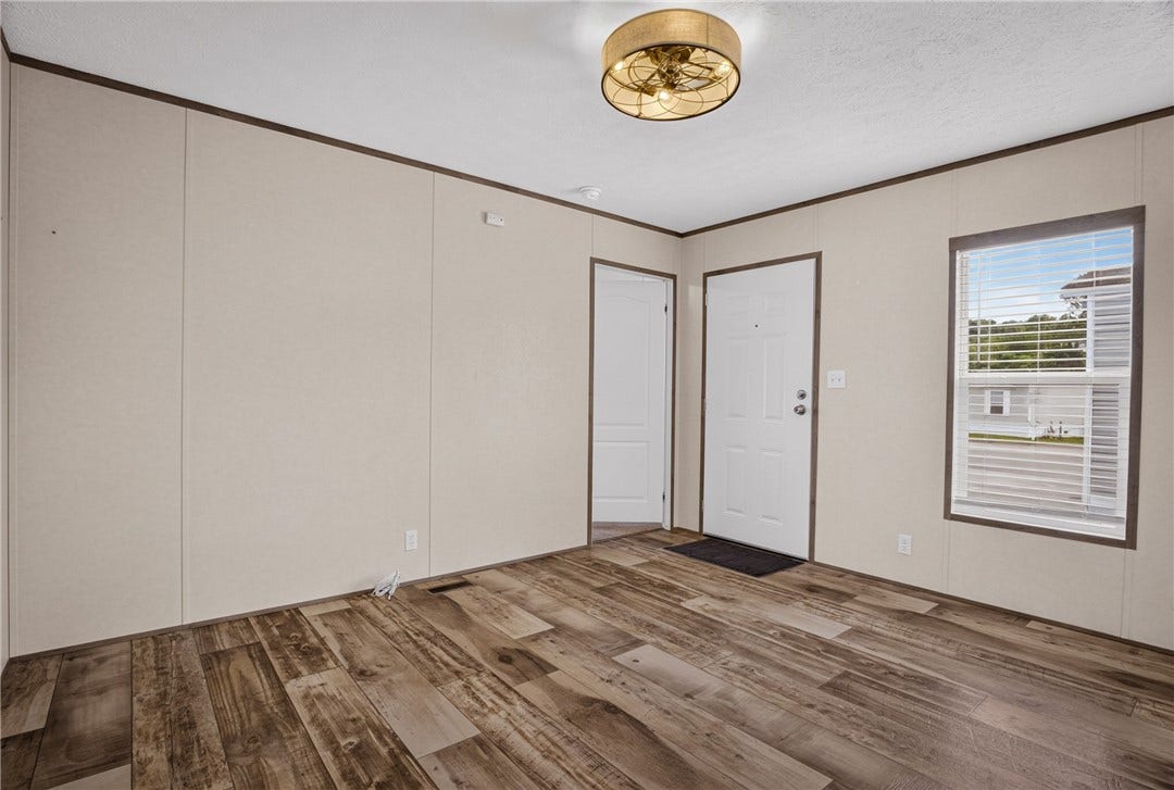 49 Imperial Ave, Washington, PA 15301