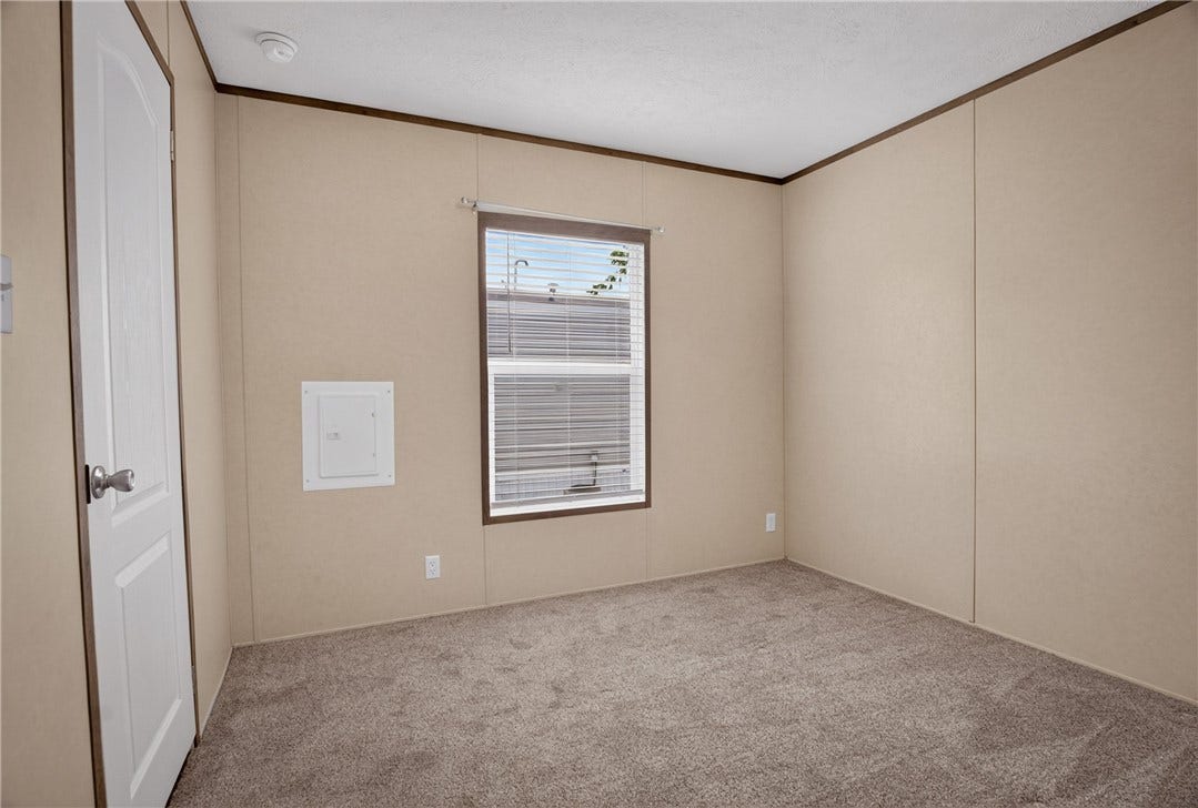 49 Imperial Ave, Washington, PA 15301