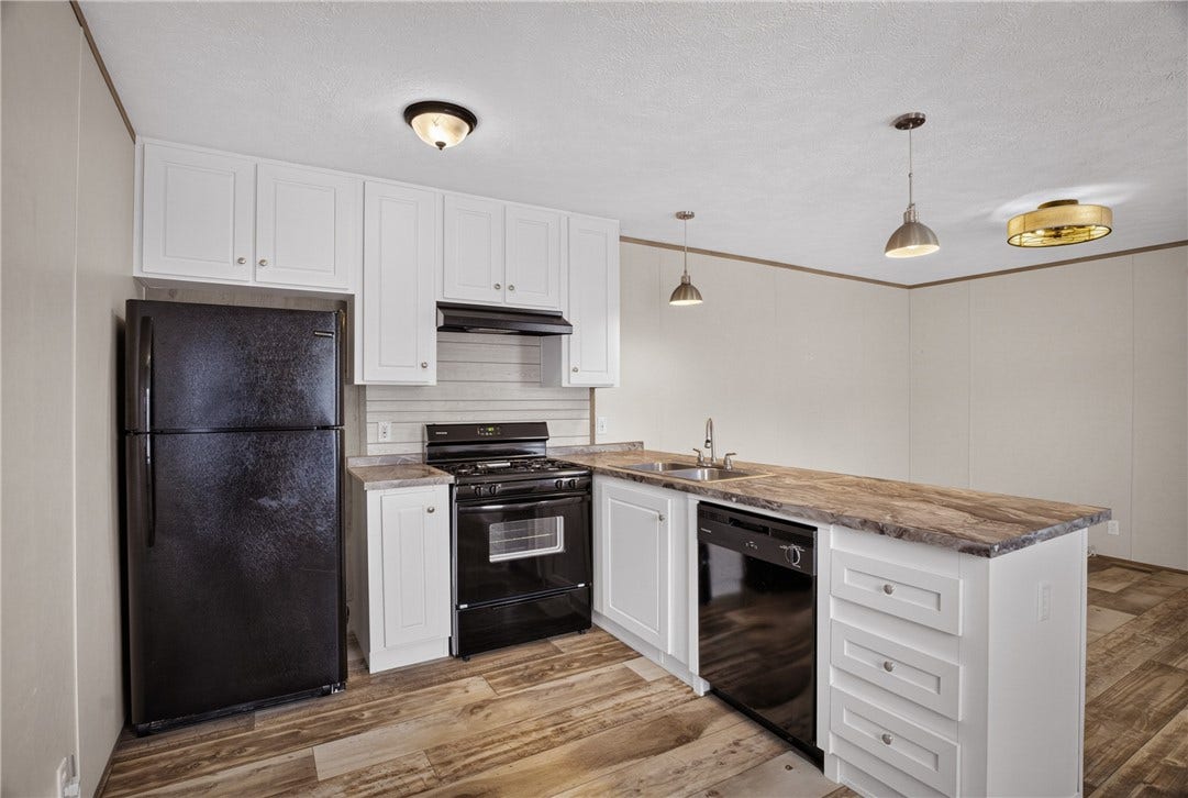 49 Imperial Ave, Washington, PA 15301