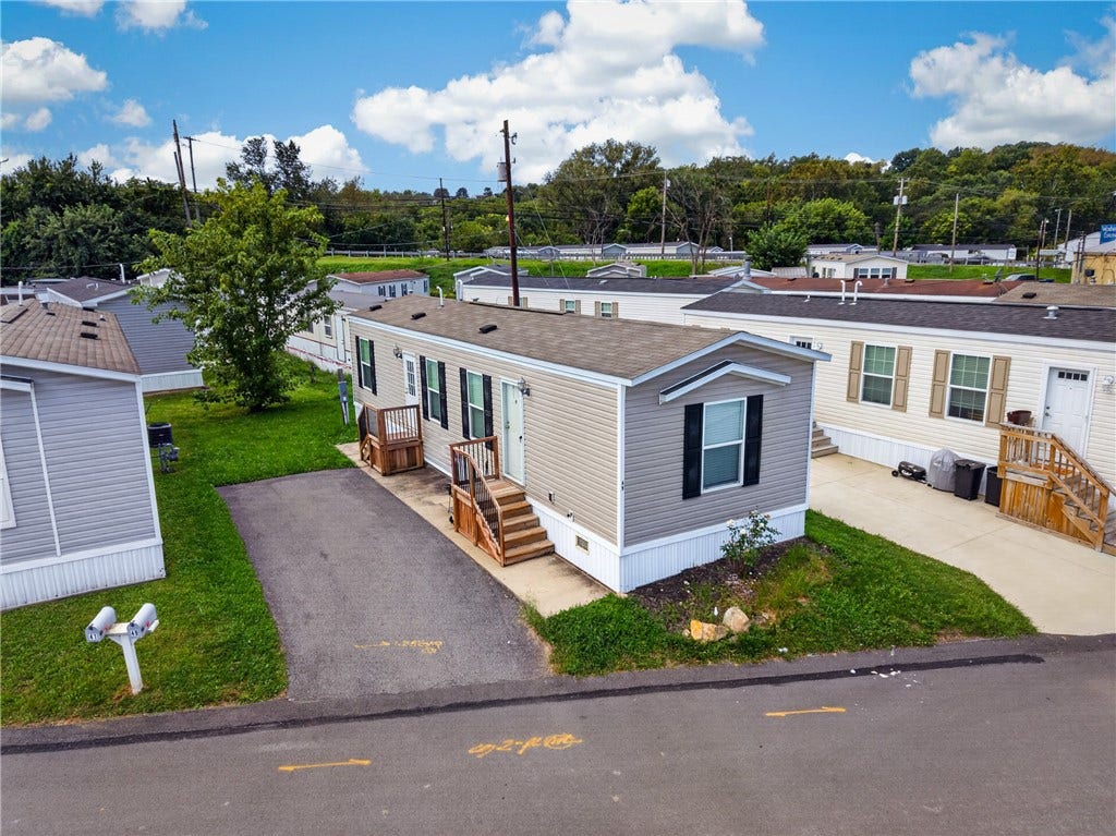 49 Imperial Ave, Washington, PA 15301
