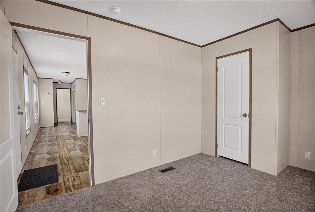 49 Imperial Ave, Washington, PA 15301