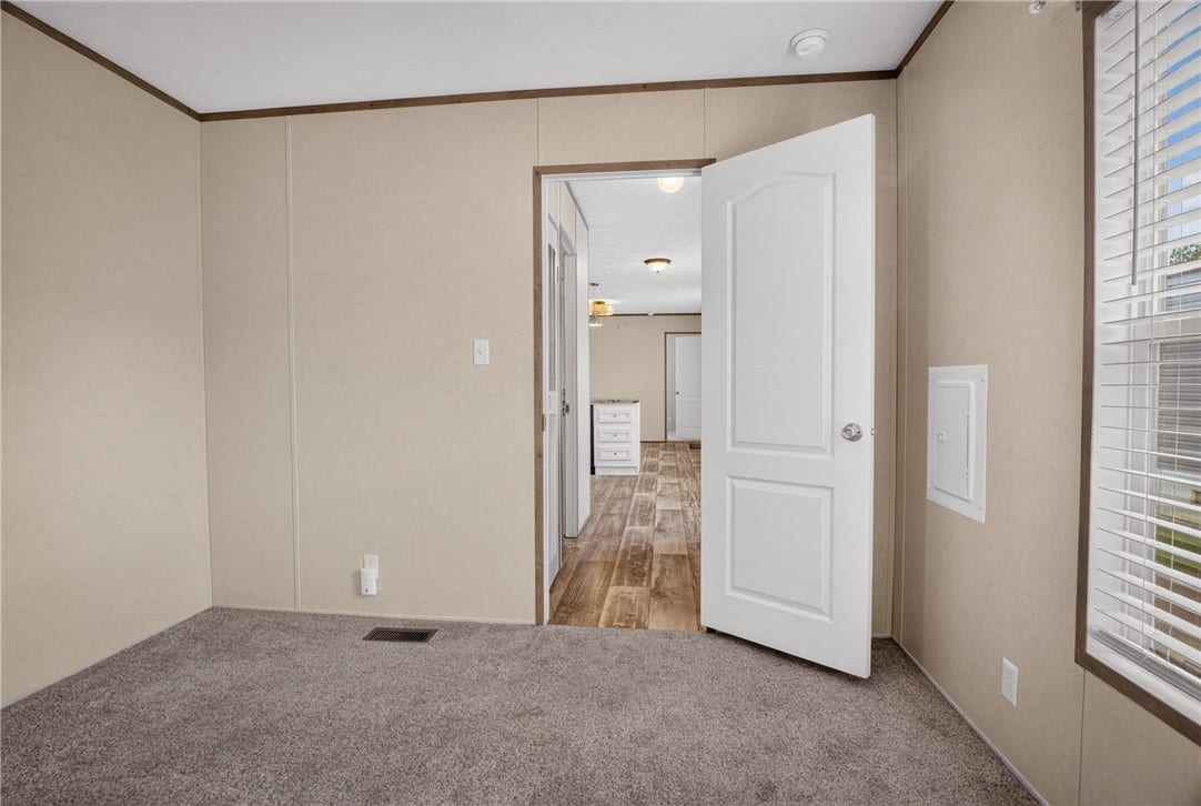 49 Imperial Ave, Washington, PA 15301