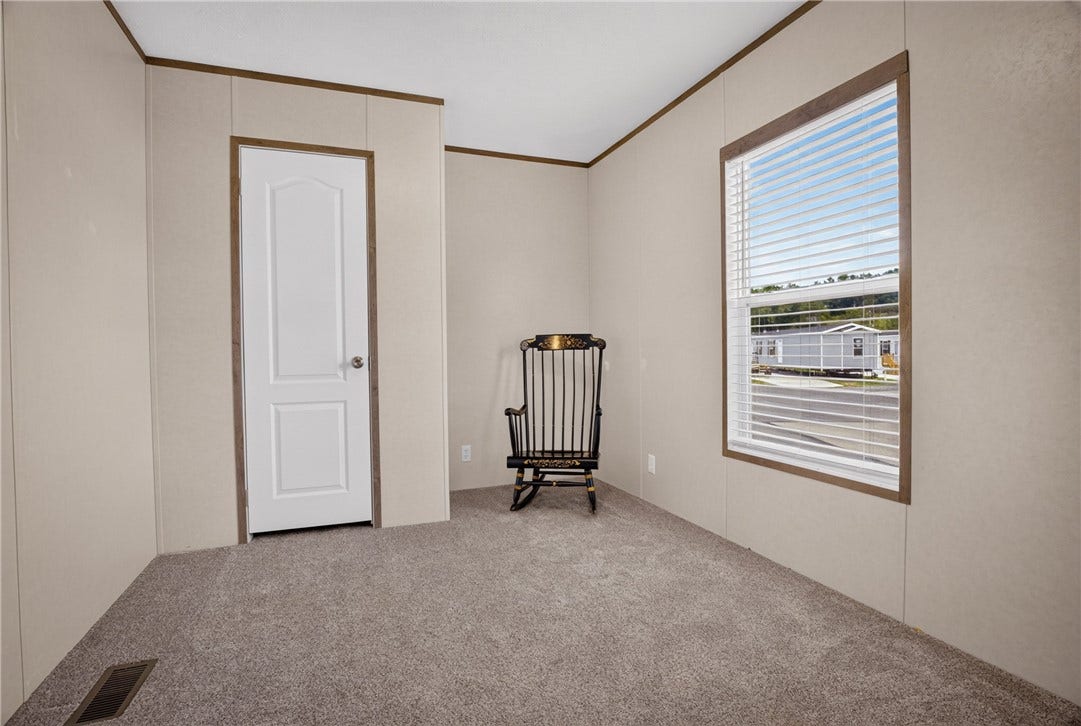 49 Imperial Ave, Washington, PA 15301
