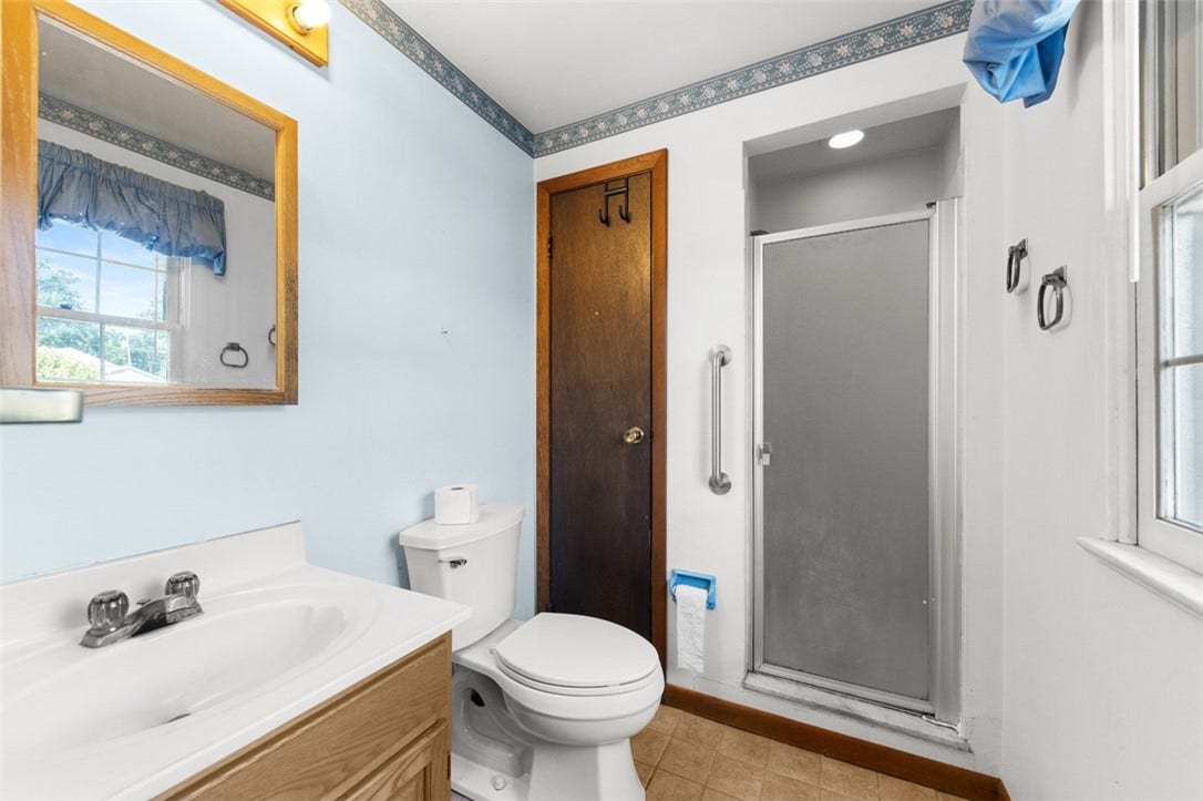 Full Bathroom located in Master Bedroom