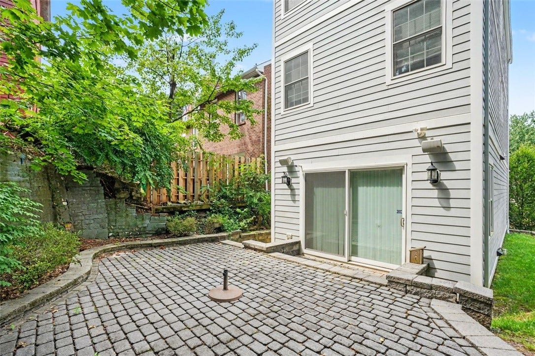 5516 Claybourne St, Pittsburgh, PA 15232 5516 Claybourne St, Pittsburgh, PA 15232