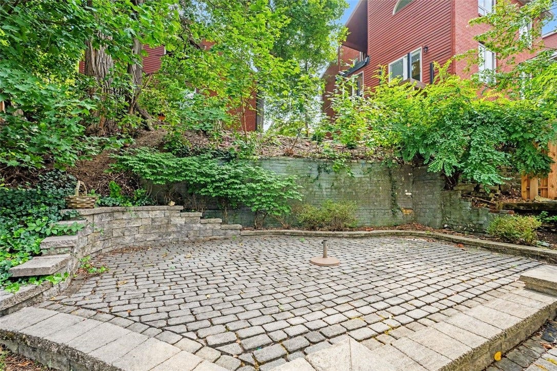 5516 Claybourne St, Pittsburgh, PA 15232 5516 Claybourne St, Pittsburgh, PA 15232