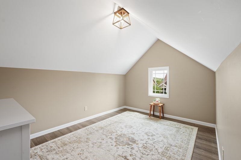 Extra finished bonus room!