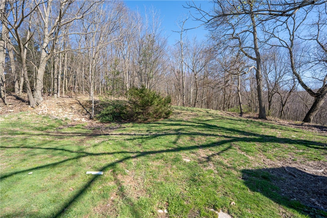 221 Malvina Ln, Latrobe, PA 15650