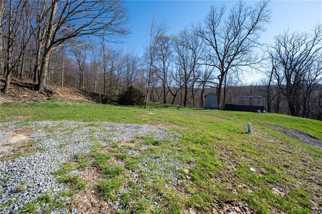 221 Malvina Ln, Latrobe, PA 15650