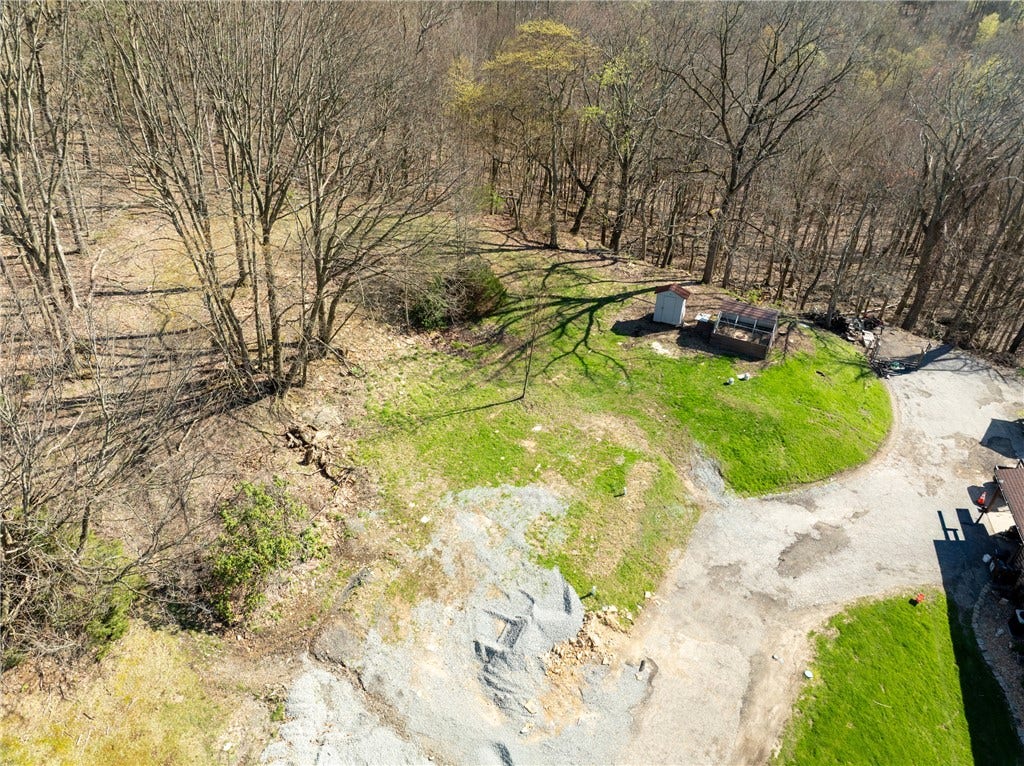 221 Malvina Ln, Latrobe, PA 15650