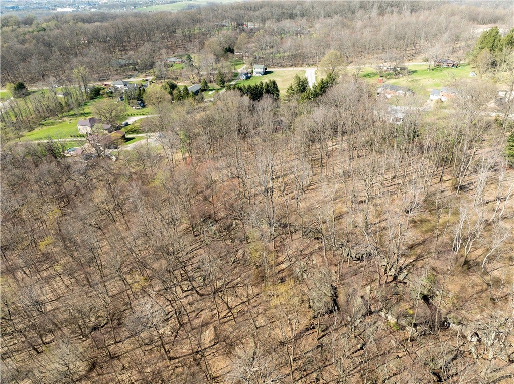 221 Malvina Ln, Latrobe, PA 15650