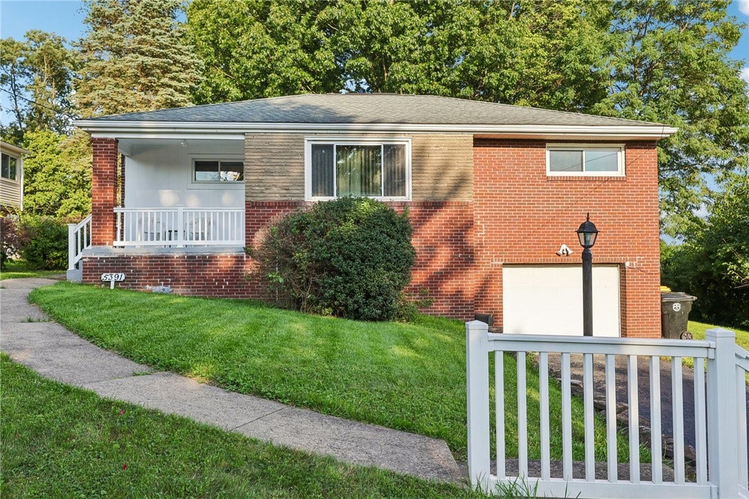 5391 California Ave, Bethel Park, PA 15102