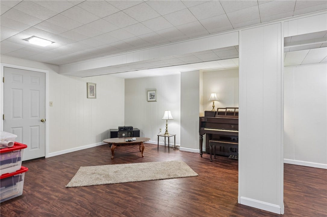 5391 California Ave, Bethel Park, PA 15102