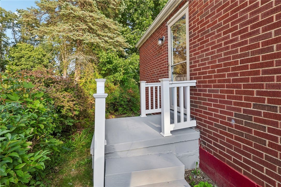 5391 California Ave, Bethel Park, PA 15102