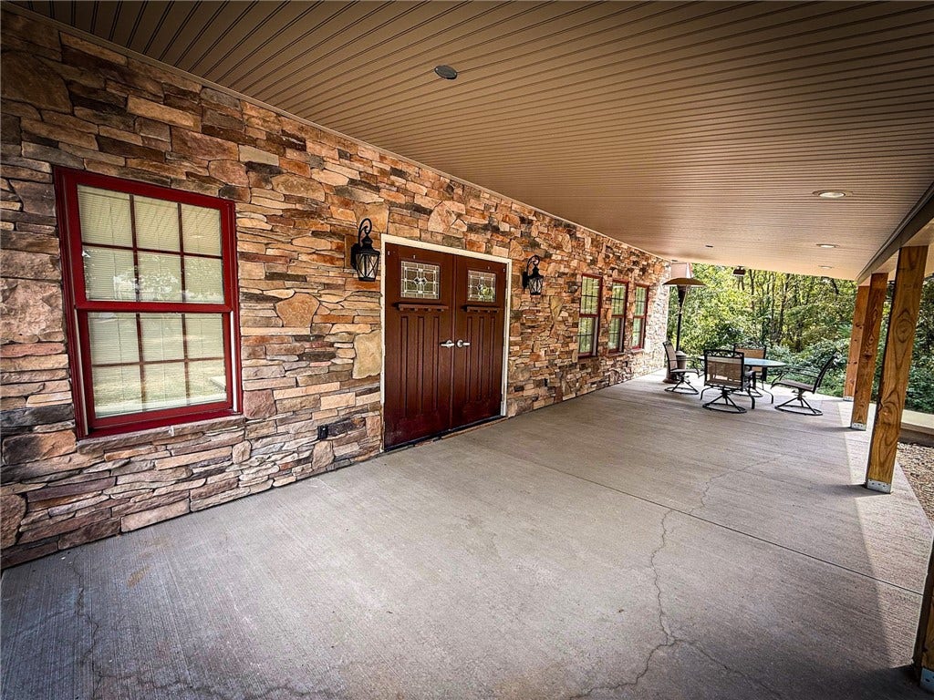 115 Dreher Farm Ln, Butler, PA 16002