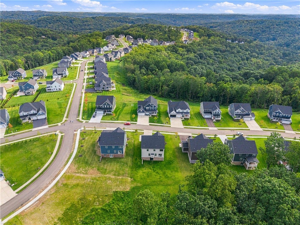 6032 Hadley Farms Ln, Baden, PA 15005