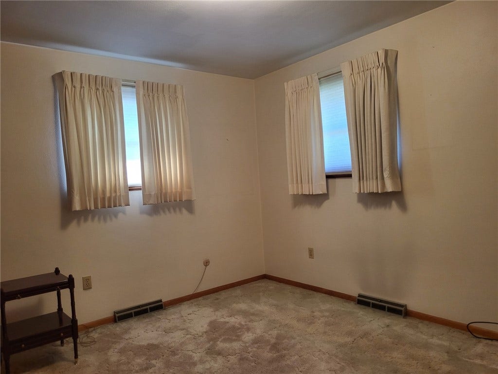 18 Joanne Dr, Latrobe, PA 15650