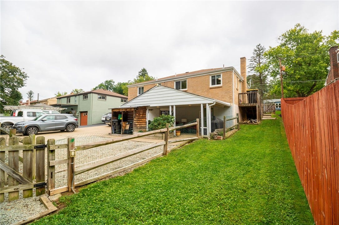1112 Logan Rd, Bethel Park, PA 15102
