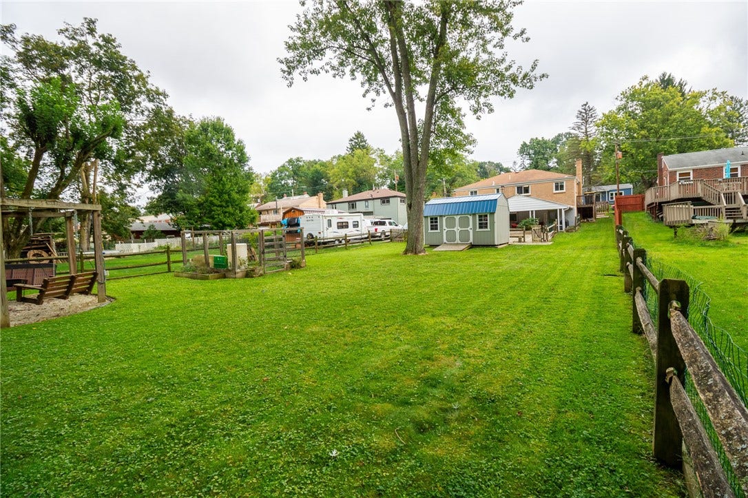 1112 Logan Rd, Bethel Park, PA 15102