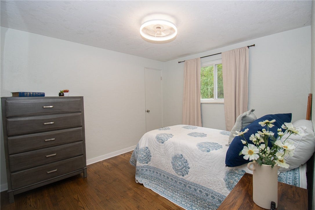 1112 Logan Rd, Bethel Park, PA 15102
