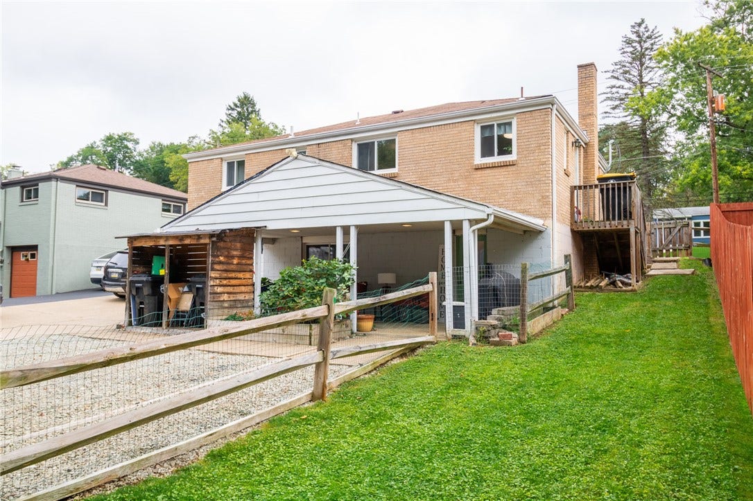 1112 Logan Rd, Bethel Park, PA 15102